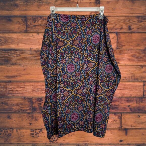 5 for $25🔥Covered Good Paisley Multi-Use Nursing Cover - Picture 1 of 5